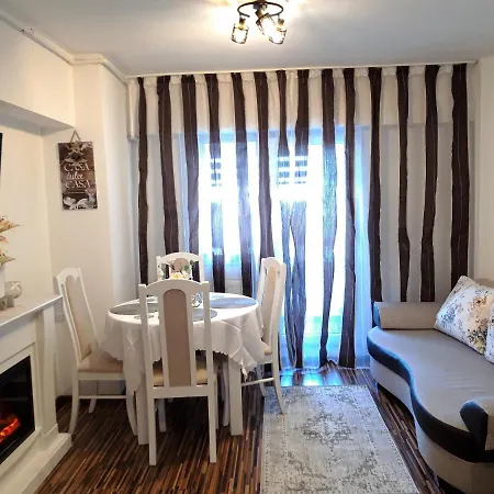 Fleur De Lys * Brașov